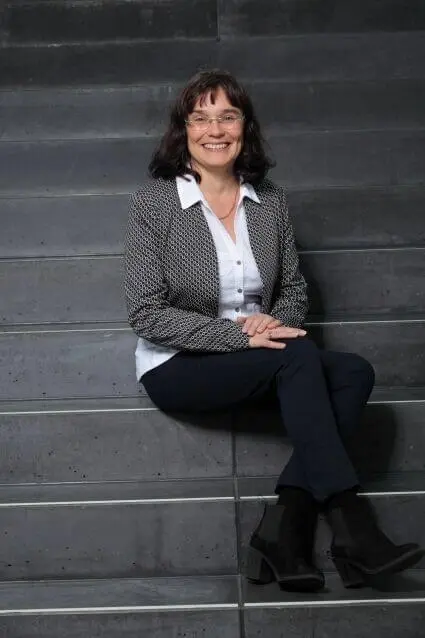 Porträt von Dozentin Sigrid L. aus dem Team der Meisterschmiede