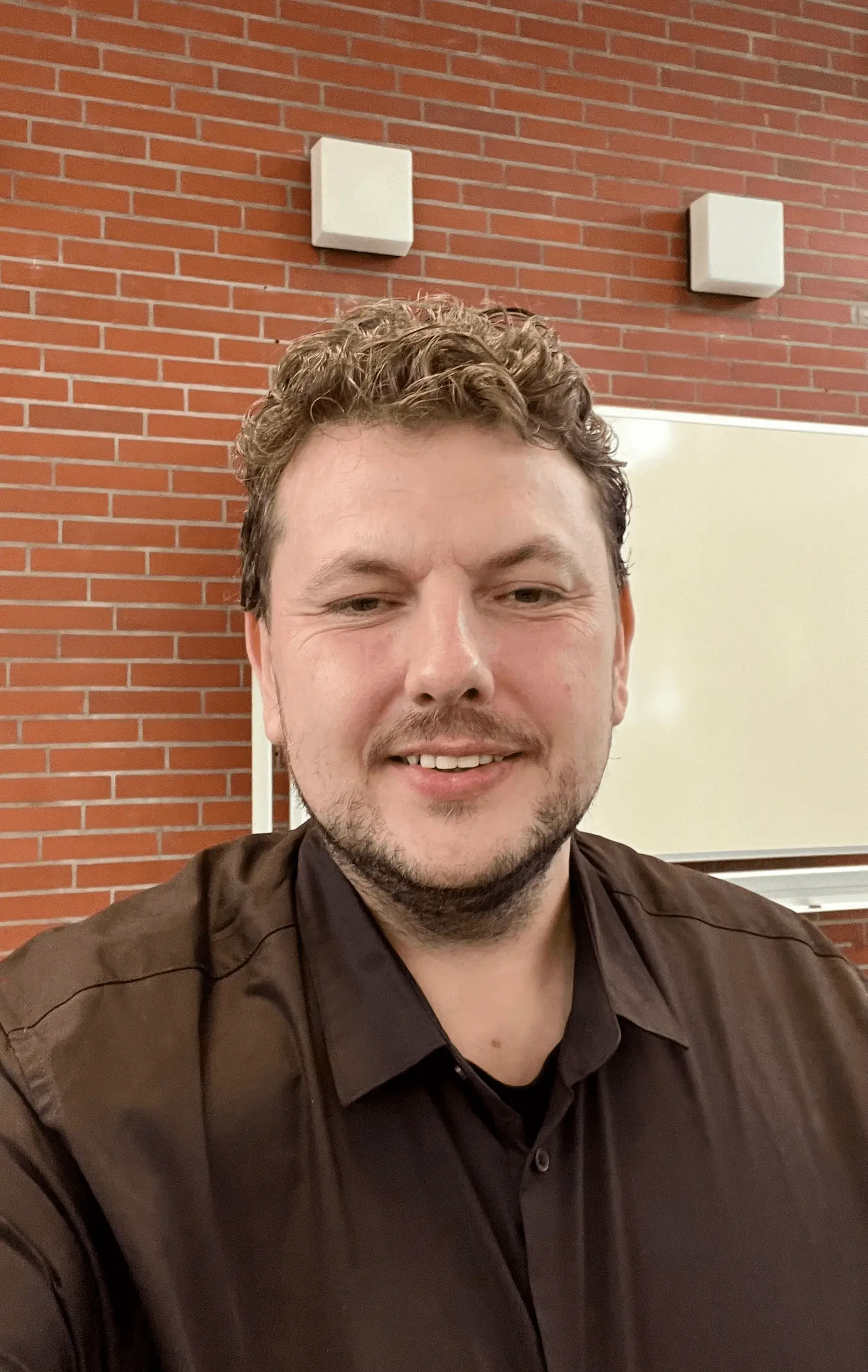 Porträt von Dozent Viktor L. aus dem Team der Meisterschmiede