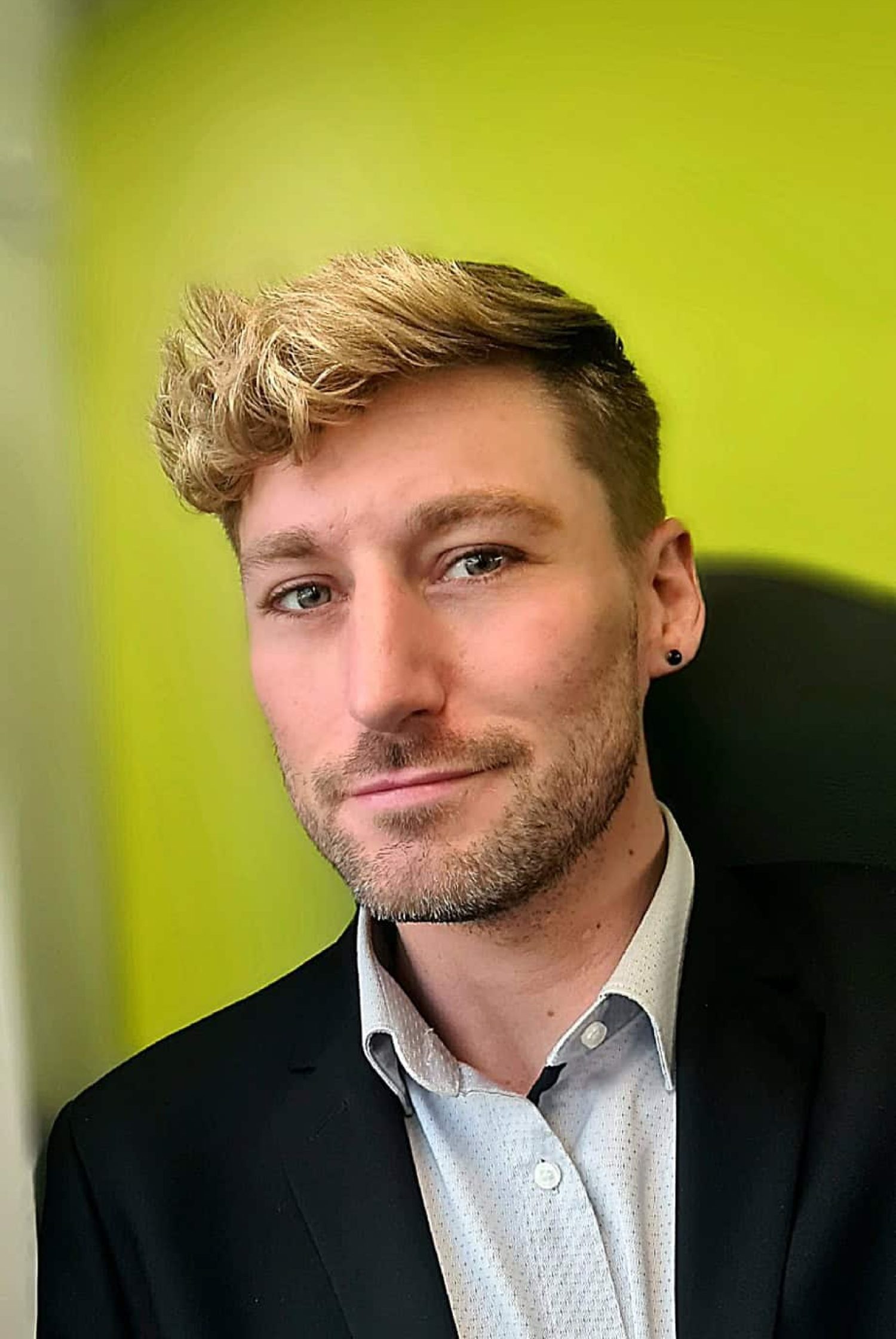 Porträt von Dozent Julien S. der Meisterschmiede