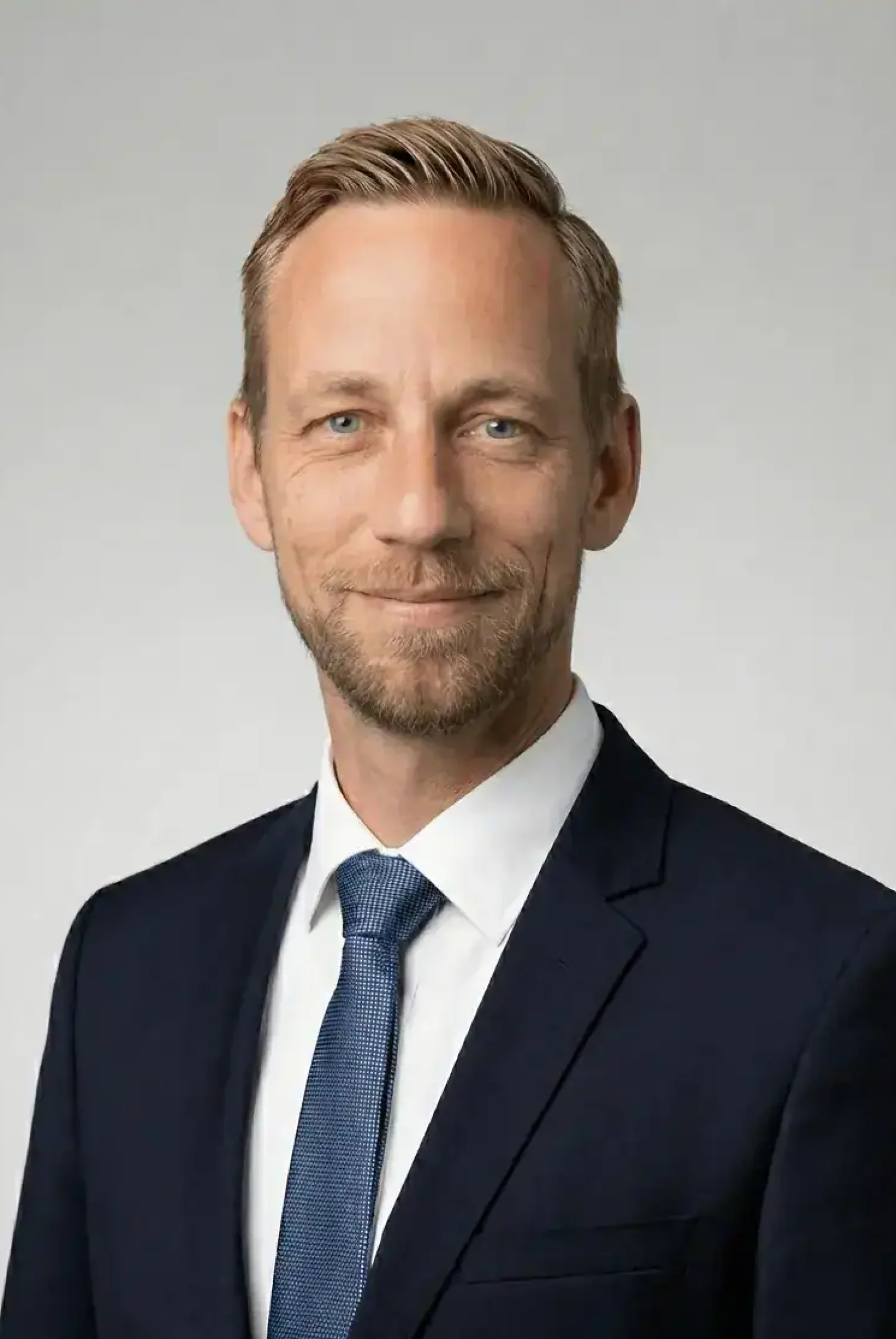 Porträt von Dozent Sebastian W. der Meisterschmiede